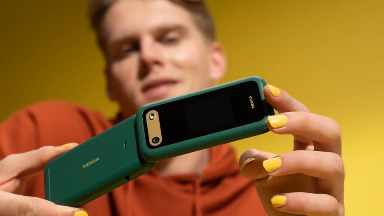 Te juro, Nokia aún vende aquellos celulares plegables (ahora a los jóvenes desconectados)