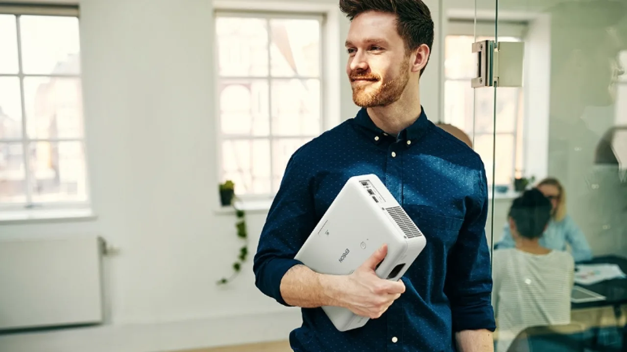 Epson trajo un nuevo proyector multiuso (dúctil para la oficina y la consola de juegos)