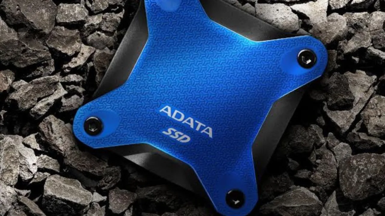 Por fin un disco externo veloz (llegó el SSD portátil de Adata)