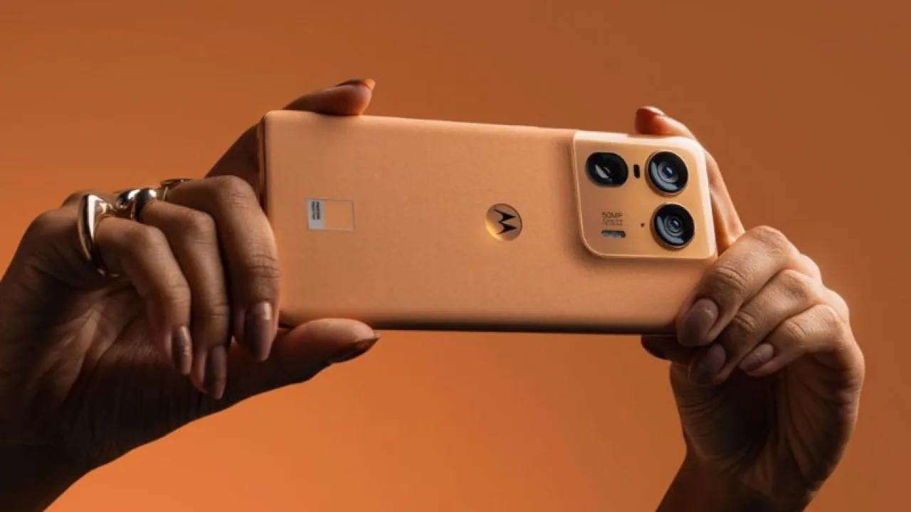 ¿Quién saca la foto? El que tiene el edge 50 ultra (su cámara se sitúa entre las 5 mejores del mundo)
