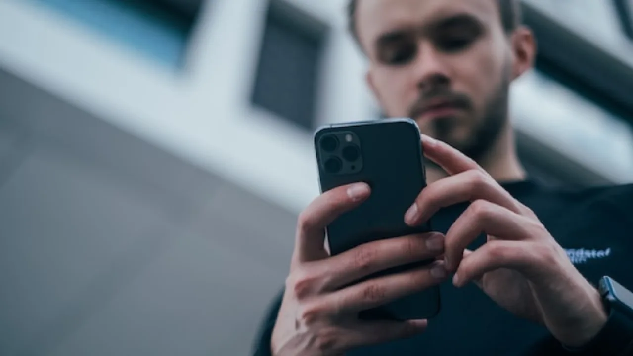 Meta, Alphabet y TikTok generan el 70% del tráfico móvil (y las operadoras se lo quieren cobrar)