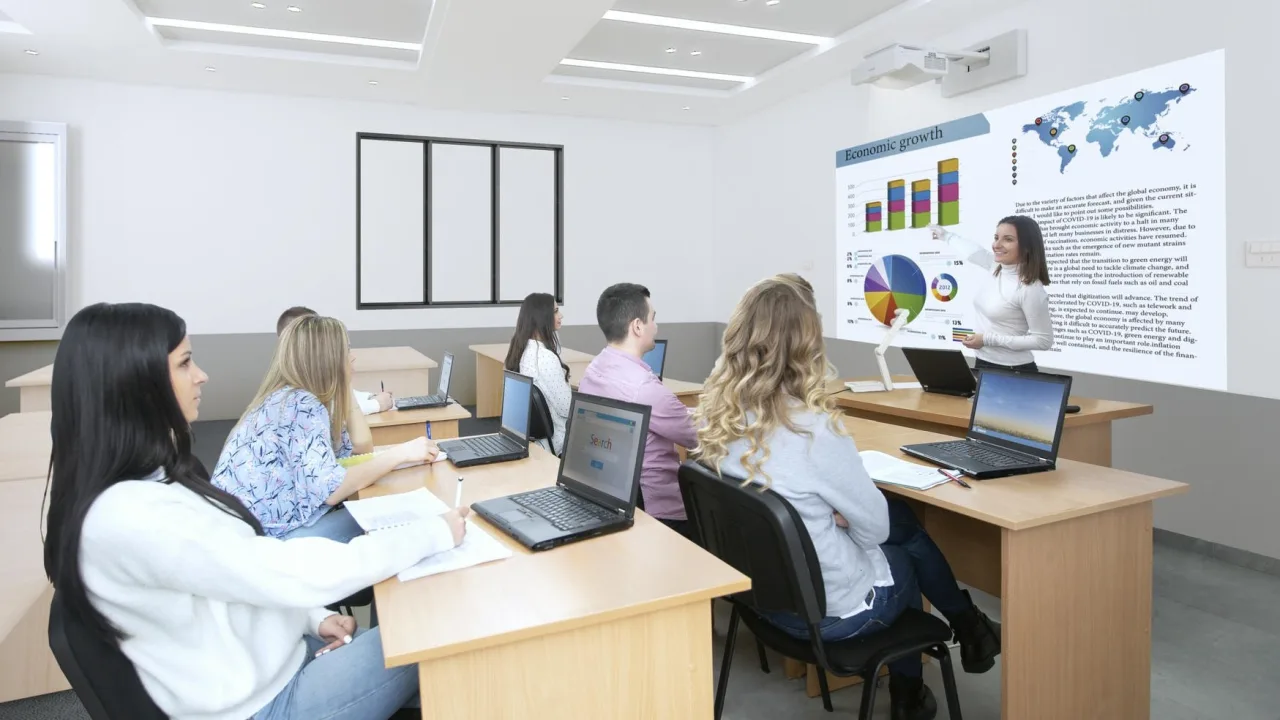 Epson presenta en sociedad sus proyectores interactivos BrightLink 770Fi y 760Wi